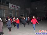 老邊三百人列隊(duì) 齊跳“快樂(lè)健身操”