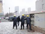 風雪中的電力搶修隊
