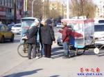 營(yíng)口市部分客運(yùn)三輪車站好最后一班崗