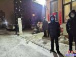 風雪夜，營口老邊區這些人還在外面站著