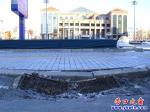 營口市：塌陷成V字形的下水井還能挺多久？