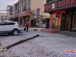 站前區：倒地線桿無人“攙扶” ？